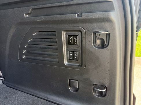 Used 2024 Chevrolet Traverse RS AWD/4WD image 8