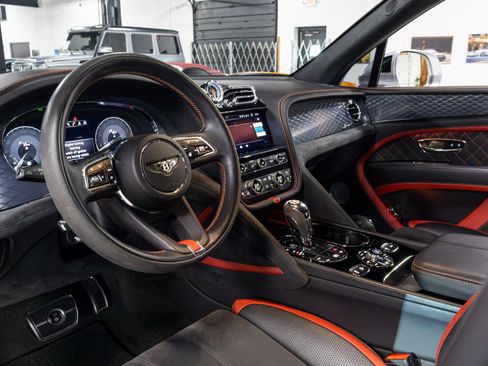 Used 2021 Bentley Bentayga Speed AWD/4WD image 7