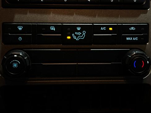 Used 2016 Ford F250 XLT w/ FX4 Off-Road Package image 12