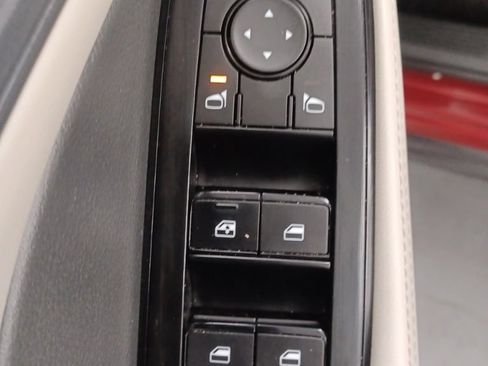 Used 2025 Nissan Rogue SV AWD/4WD image 15