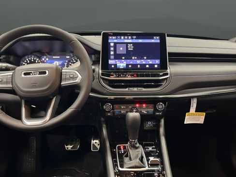 New 2026 Jeep Compass Latitude AWD/4WD image 11