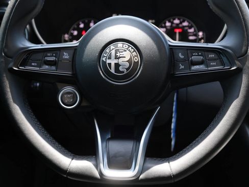 Used 2020 Alfa Romeo Giulia AWD w/ Cold Weather Package image 17