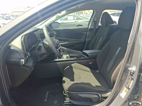 Used 2023 Hyundai Elantra SEL FWD image 14