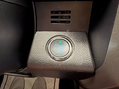 Used 2020 Ford Expedition XLT w/ Equipment Group 202A RWD image 34