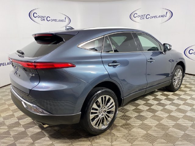 Used 2024 Toyota Venza XLE AWD/4WD image 7