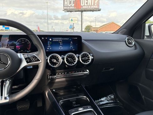 Used 2026 Mercedes-Benz GLA 250 image 17