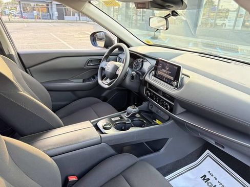 Used 2025 Nissan Rogue S AWD/4WD image 9