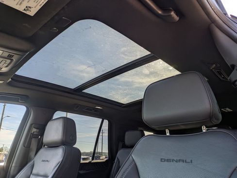 Used 2023 GMC Yukon Denali AWD/4WD image 17