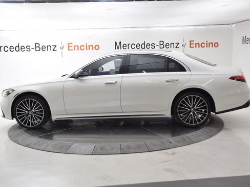 Certified 2022 Mercedes-Benz S 500 4MATIC image 2