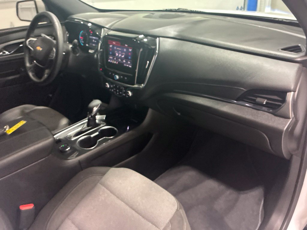 Used 2023 Chevrolet Traverse LT AWD/4WD image 38