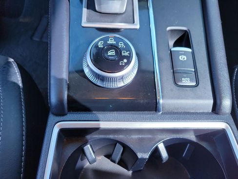 Used 2024 Mitsubishi Outlander SE image 31