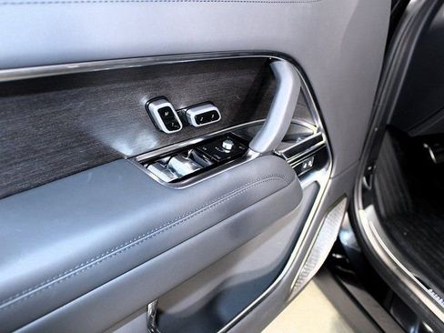 Used 2025 Land Rover Range Rover Autobiography image 20