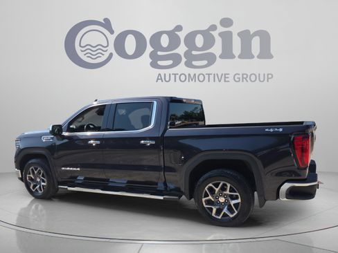 Used 2023 GMC Sierra 1500 SLT w/ SLT Premium Package AWD/4WD image 3