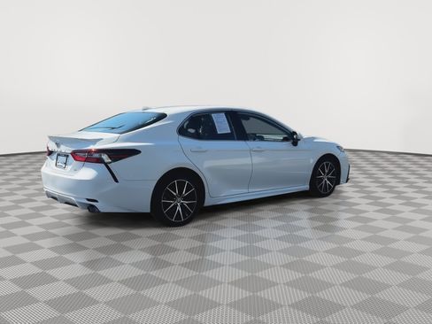 Used 2023 Toyota Camry SE FWD image 8