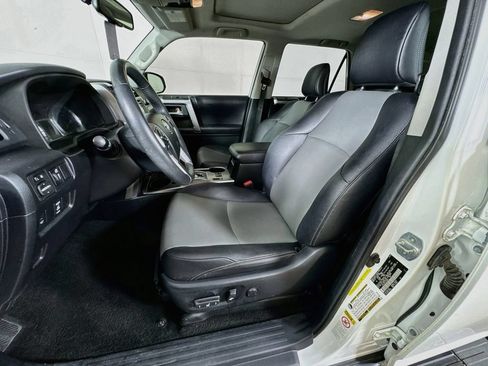 Used 2018 Toyota 4Runner SR5 Premium RWD image 25