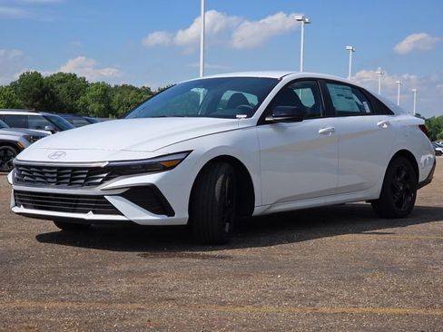 New 2026 Hyundai Elantra SEL FWD image 11