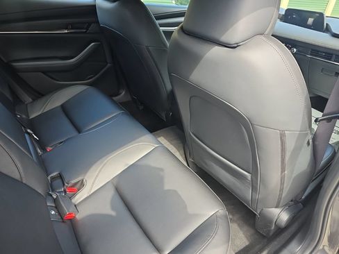 Used 2019 MAZDA MAZDA3 AWD Hatchback w/ Preferred Pkg image 18