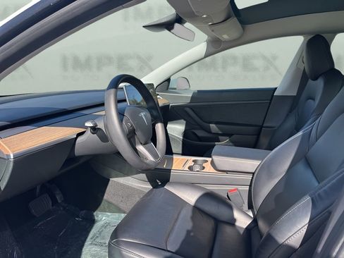 Used 2021 Tesla Model 3 Standard Range Plus image 9