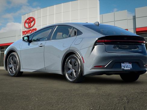 Certified 2024 Toyota Prius LE FWD image 5