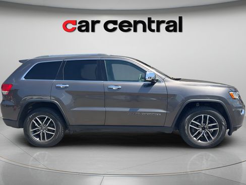 Used 2019 Jeep Grand Cherokee Limited w/ Trailer Tow Group IV AWD/4WD image 7