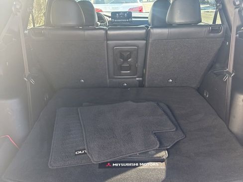 Used 2024 Mitsubishi Outlander SE Black Edition image 13