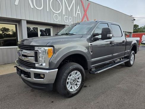 Used 2017 Ford F250 XLT w/ XLT Value Package AWD/4WD image 3