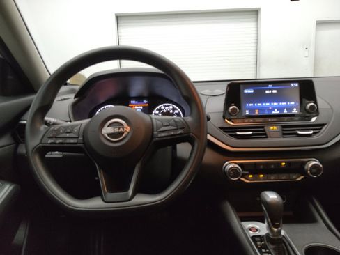 Used 2023 Nissan Altima 2.5 S FWD image 22