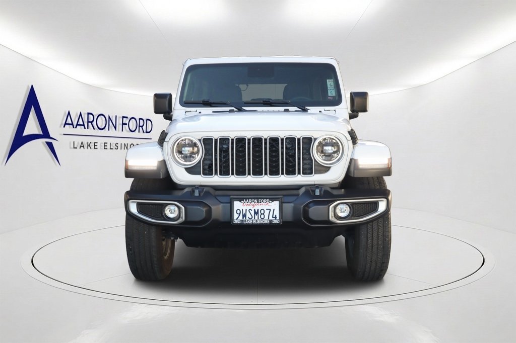 Used 2026 Jeep Wrangler Unlimited Sahara AWD/4WD image 2
