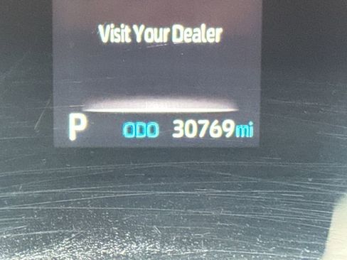 Used 2022 Toyota Highlander LE image 19