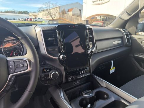 New 2026 RAM 1500 4x4 Crew Cab image 25