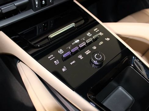 New 2026 Porsche Cayenne E-Hybrid Coupe AWD/4WD image 15