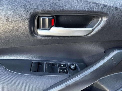 Used 2020 Toyota Corolla LE image 18
