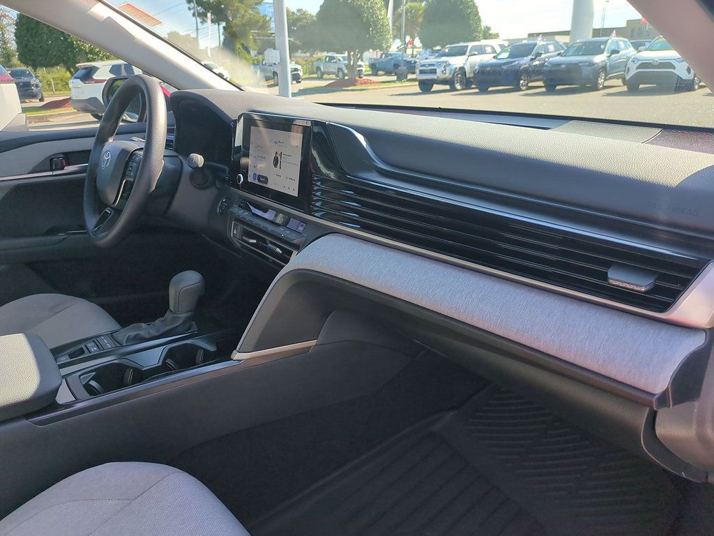 Used 2026 Toyota Camry LE FWD image 32