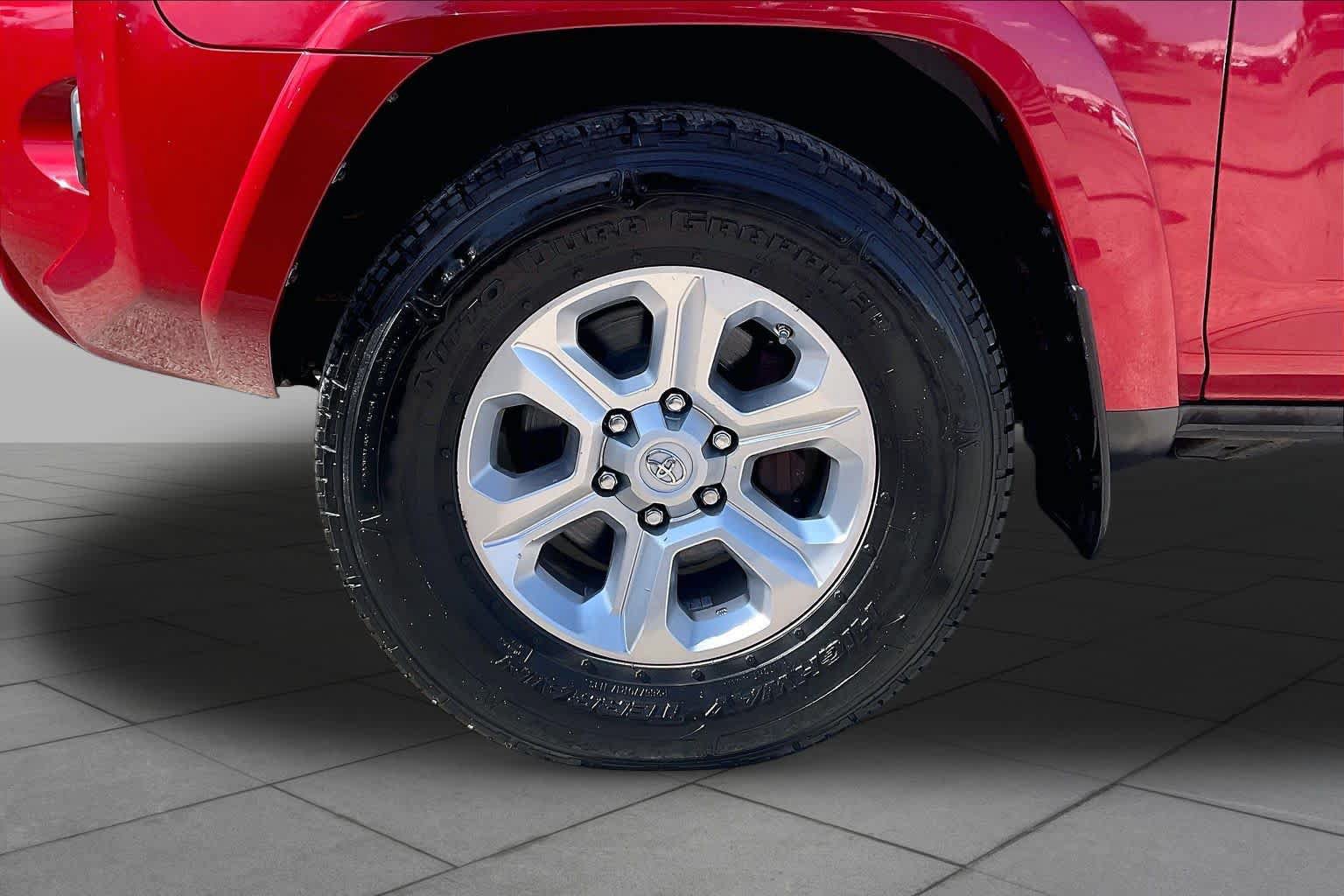 Used 2017 Toyota 4Runner SR5 RWD image 11