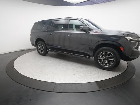 Used 2023 Chevrolet Suburban Z71 w/ Luxury Package AWD/4WD image 36
