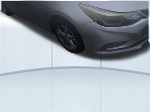 Used 2017 Chevrolet Cruze LT image 8