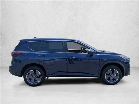 Used 2025 Nissan Rogue SV FWD image 4
