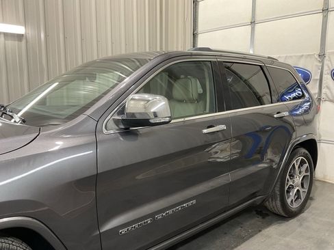 Used 2019 Jeep Grand Cherokee Overland image 5