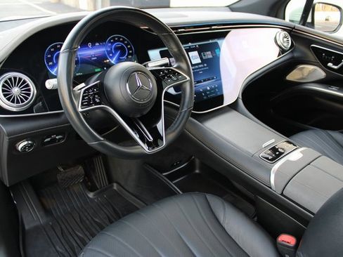 Used 2023 Mercedes-Benz EQS 580 4MATIC SUV image 9