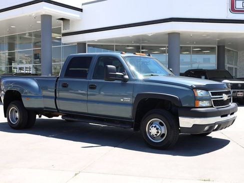 Used 2007 Chevrolet Silverado 3500 LT w/ Heavy-Duty Power Package AWD/4WD image 8