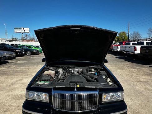Used 1997 Lincoln Town Car Executive image 10
