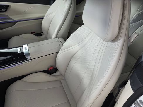 New 2027 Mercedes-Benz CLE 300 4MATIC Coupe image 8