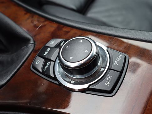 Used 2011 BMW 335i Convertible RWD image 39