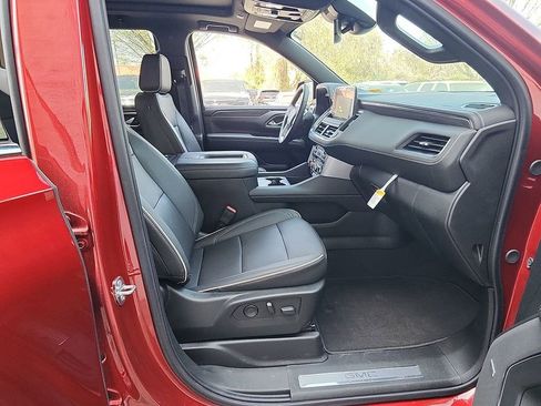 Used 2024 GMC Yukon SLT w/ SLT Premium Package RWD image 28