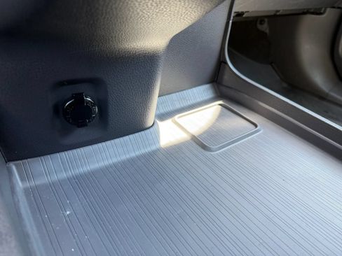 Used 2022 Toyota Sienna LE AWD/4WD image 66