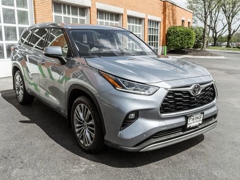 Used 2020 Toyota Highlander Platinum image 5