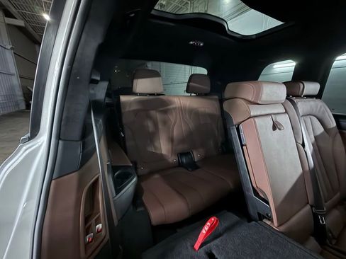 Used 2021 BMW X7 xDrive40i w/ Premium Package 2 image 28