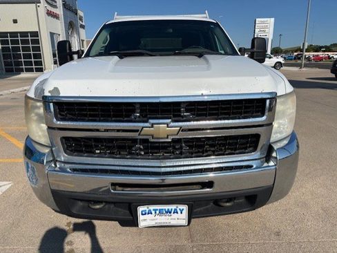 Used 2010 Chevrolet Silverado 2500 W/T image 2
