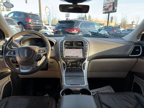 Used 2019 Lincoln Nautilus Reserve image 20