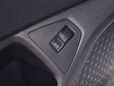 Used 2025 Volkswagen Jetta Sport FWD image 9